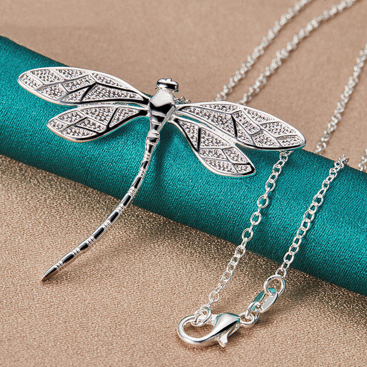 Collana con libellula in argento sterling – Simbolo di grazia e trasformazione