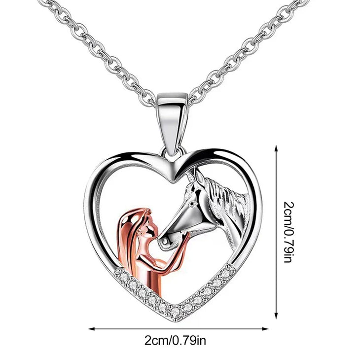 Bellissima collana con zirconi a forma di cuore e cavallo