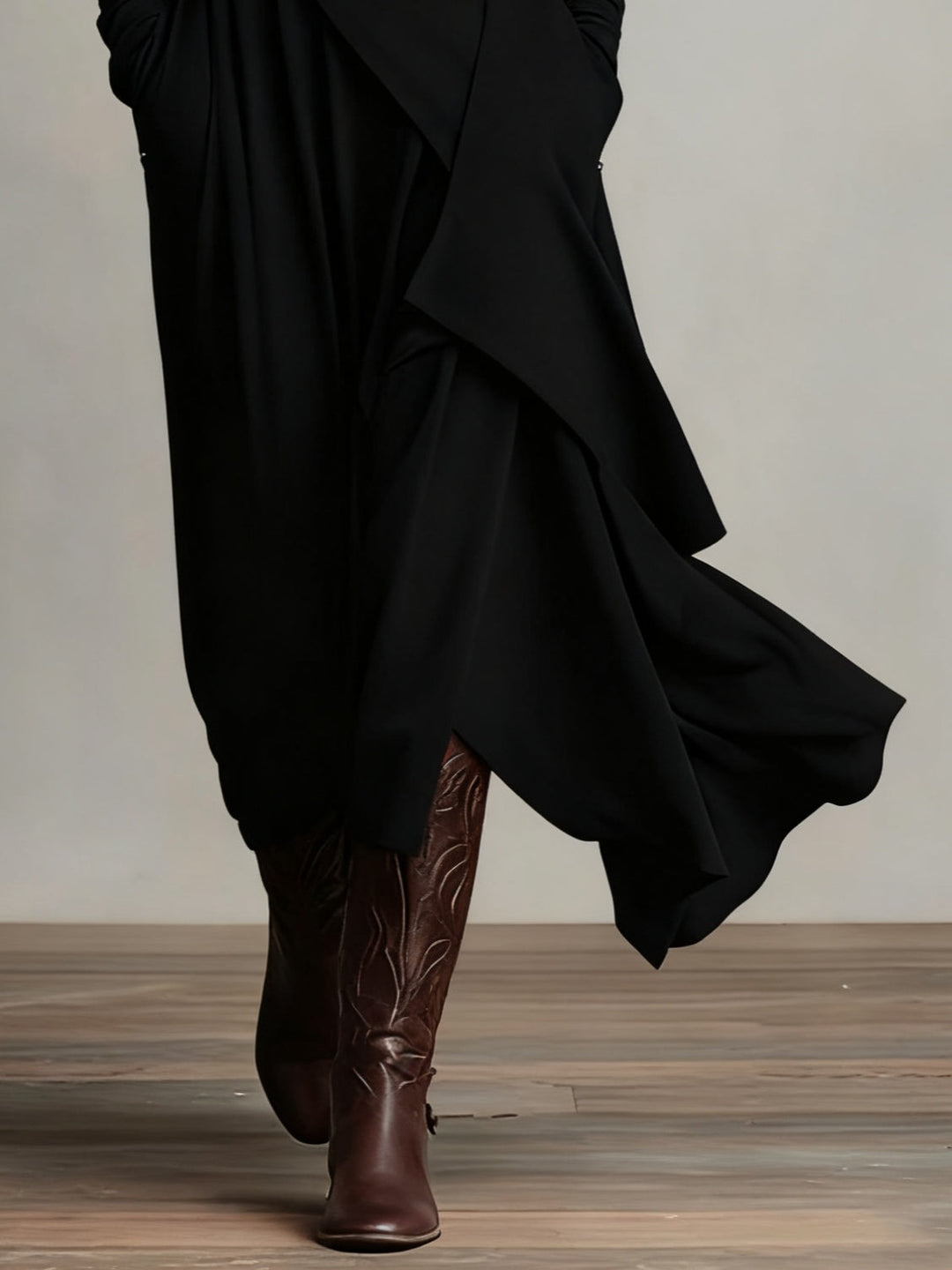 Giorgia – Abito Maxi Asimmetrico Viola a Collo Alto