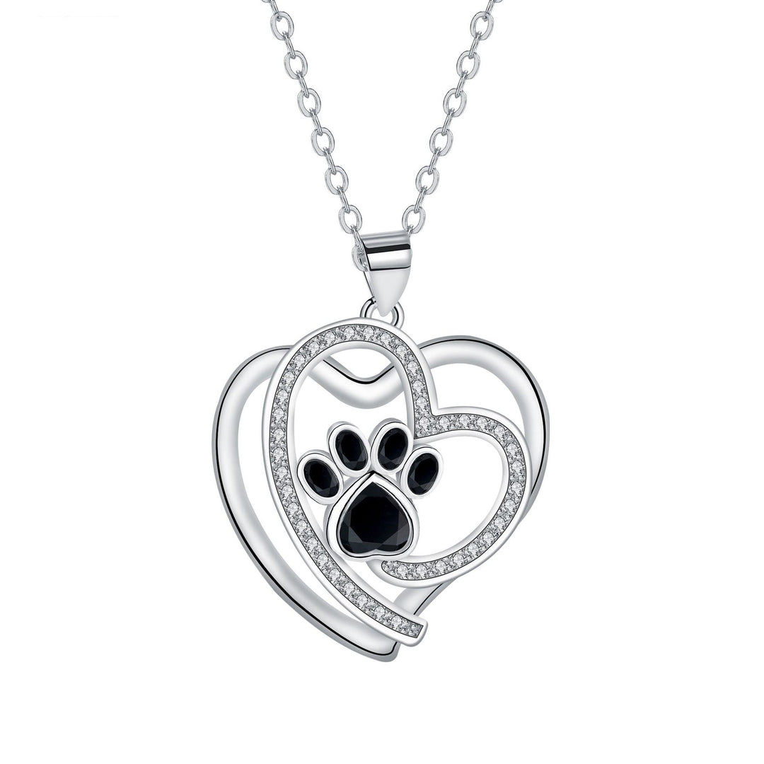Collana con graziosa impronta di zampa sulla clavicola