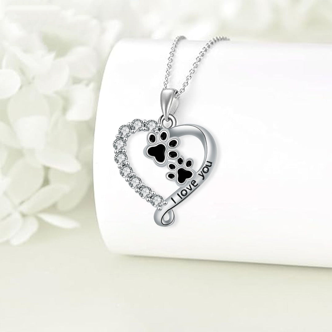 Collana con ciondolo a forma di cuore e zampa