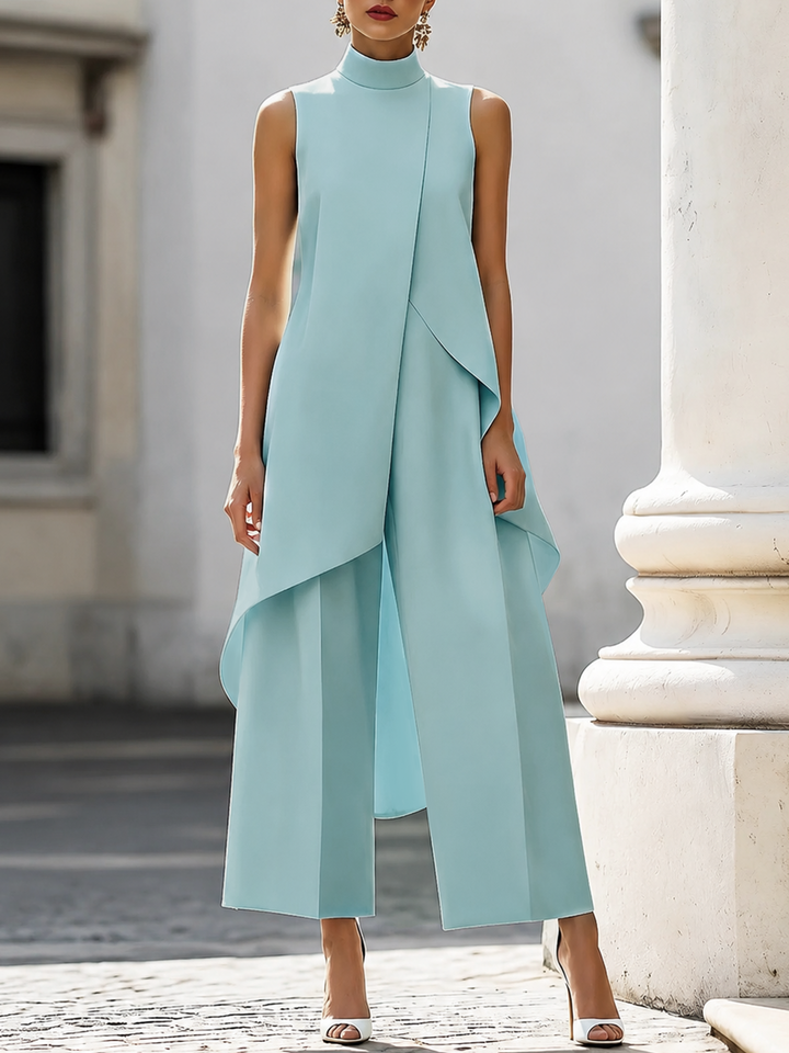 Catalina | Tuta elegante con collo alto e drappeggio asimmetrico