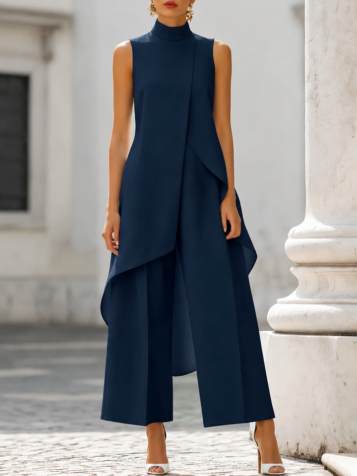 Catalina | Tuta elegante con collo alto e drappeggio asimmetrico